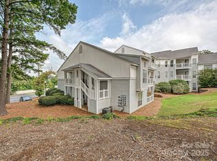 820 Hamiltons Harbor Dr #820, Clover, SC 29710