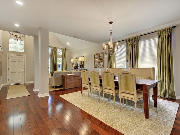 4th image of 4007 Belmont Park Dr