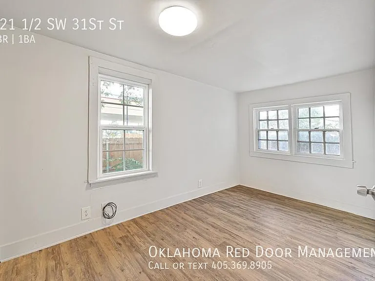 821 1/2 SW 31st St — Photo 4