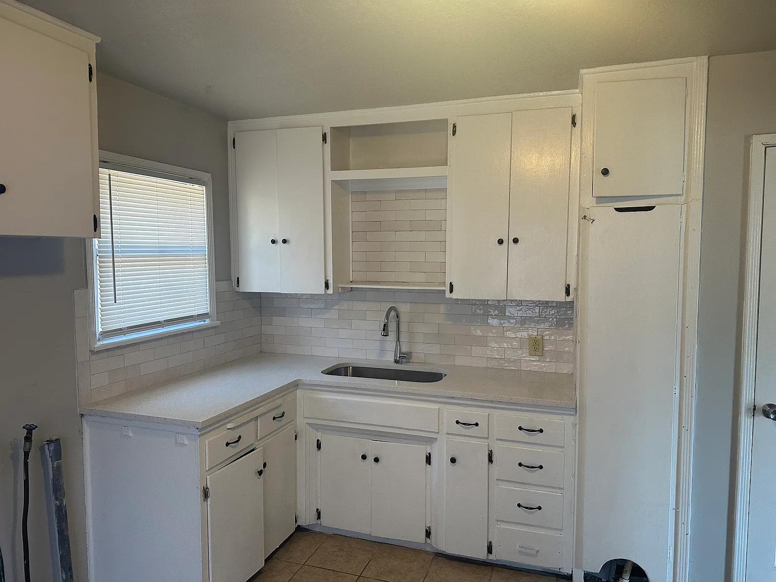 2 bed, 884 sqft, $1,100 — Photo 3