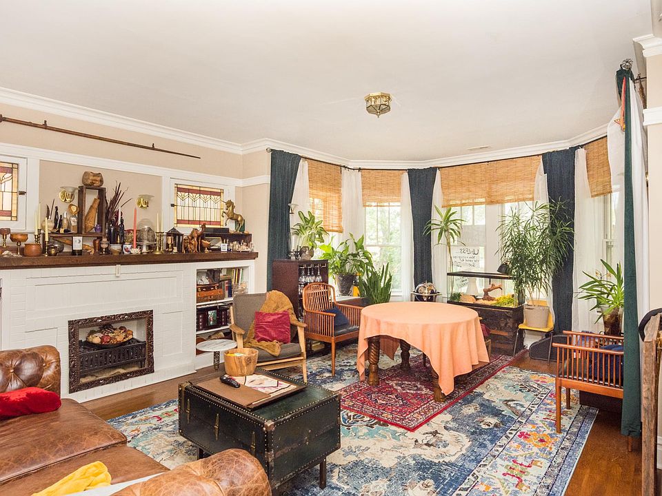 1st image of 4716 N Sacramento Ave APT 2