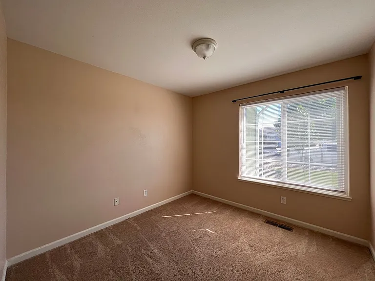 1073 Pepper Ln — Photo 6