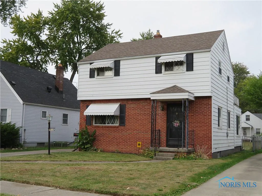 4635 Burnham Ave photo 1
