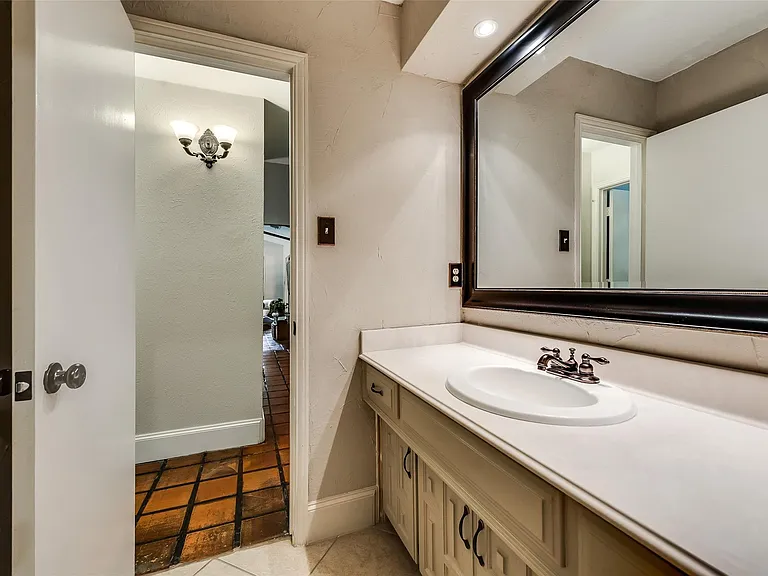2500 Glenhaven Dr — Photo 11