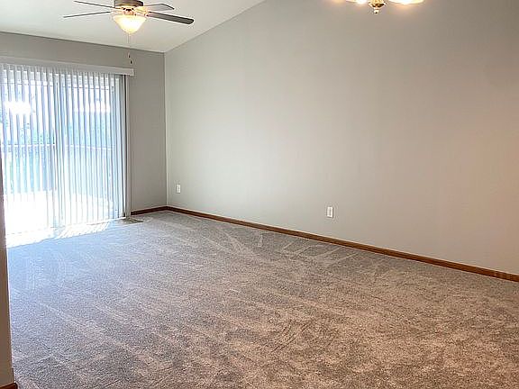 5th image of 130 Aspen Ln