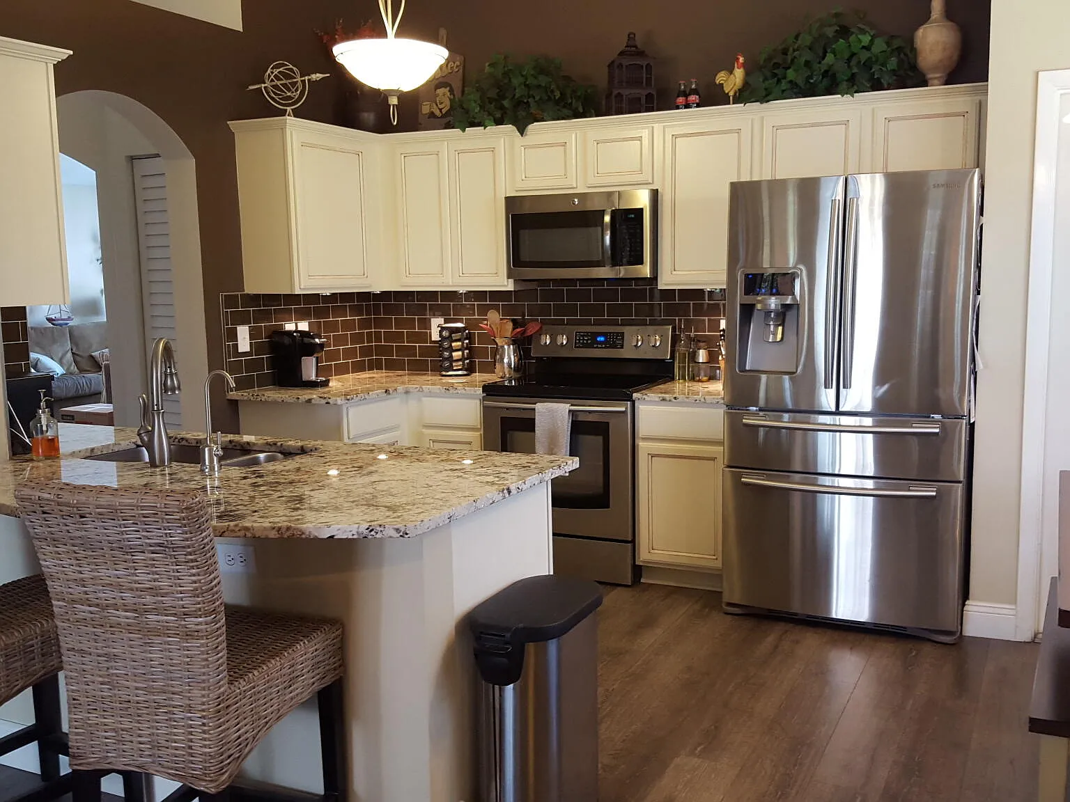 3 bed, 2.0 bath, 1608 sqft, $3,495 — Photo 2