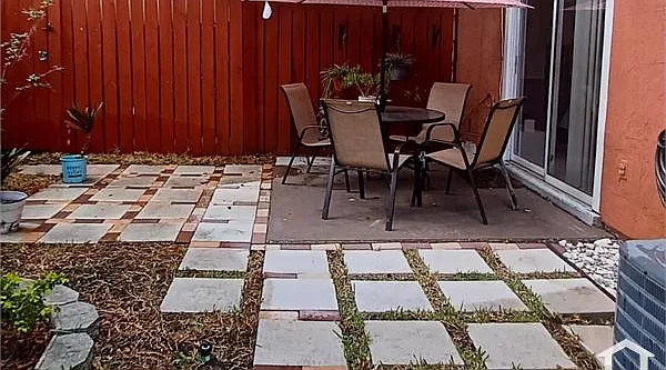 728 Oaks Field Rd — Photo 24