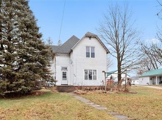 626 E 1st St, Mechanicsville, IA 52306