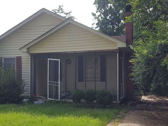 2nd image of 310 Short 24th Ave E