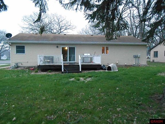 3rd image of 605 1st Ave NW