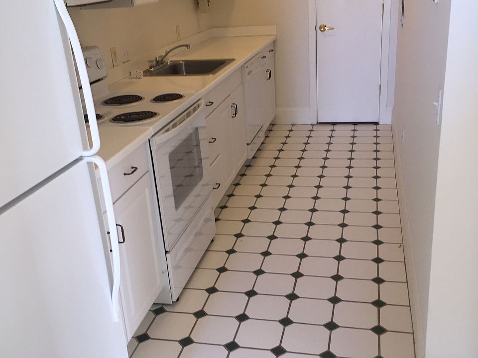 1st image of 8 Lincoln St APT 110