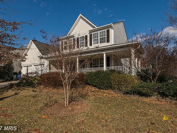 3rd image of 614 Newington Pl NE