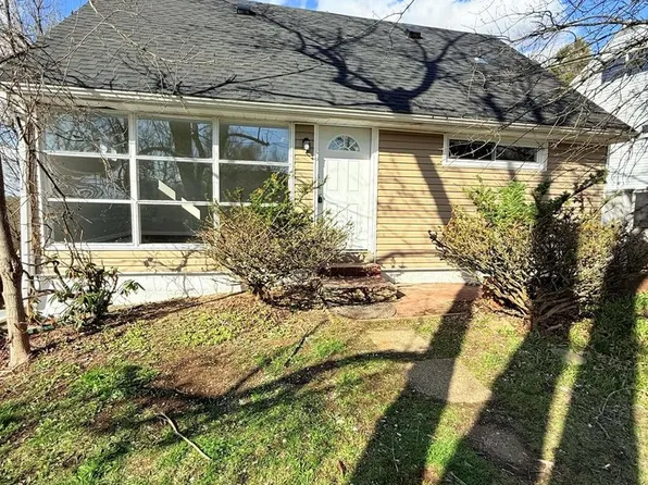 113 Bryant Dr, Pittsburgh, PA 15235