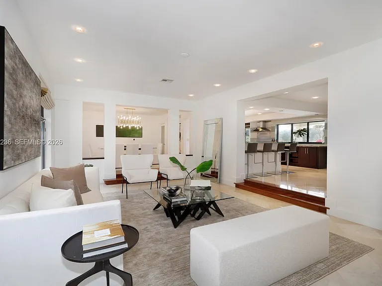 3425 Alhambra Cir — Photo 22