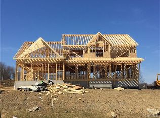 3 Callaway Dr, Monroe, NY 10950