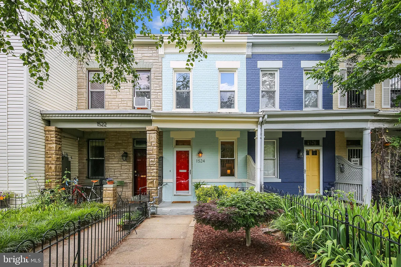 1524 D St SE photo 1
