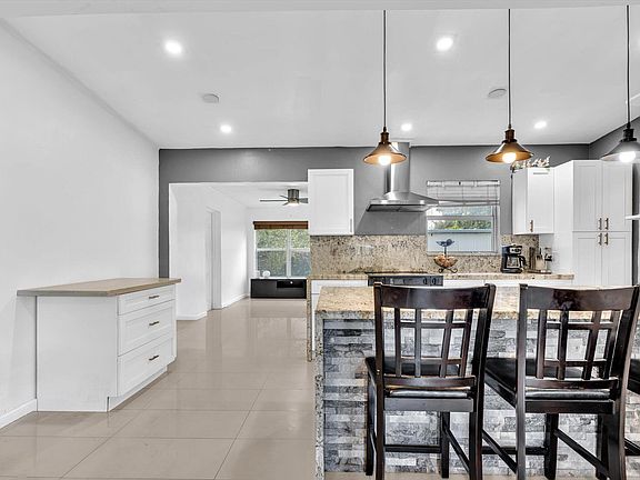 4th image of 1580 NE 43RD Court