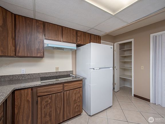 5th image of 530 W Crest