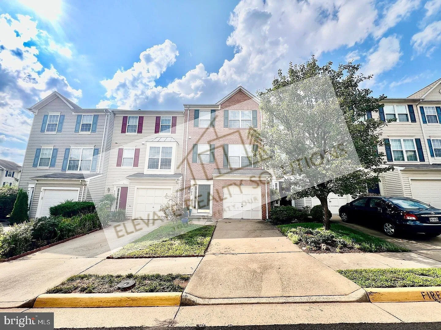 3 bed, 2.5 bath, 1795 sqft, $3,000 — Photo 2
