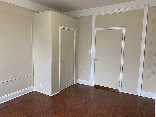 3rd image of 606 Kosciuszko St #3R