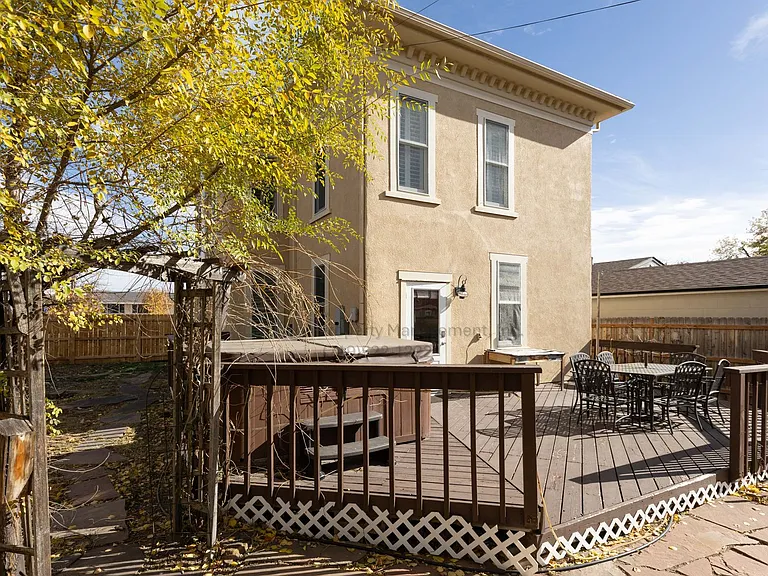 2312 N Weber St — Photo 16