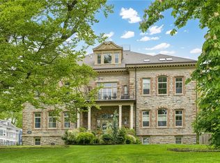 426 Spring St APT B101, Newport, RI 02840