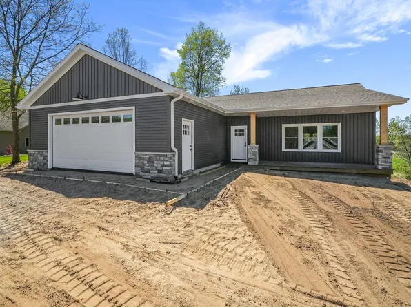 1376 Nightingale Ln, Kingsley, MI 49649