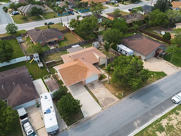 3rd image of 75 Varadero St
