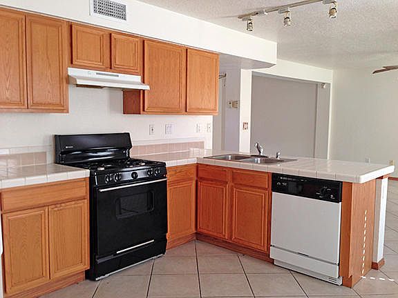 5th image of 8032 Amy Ave NW