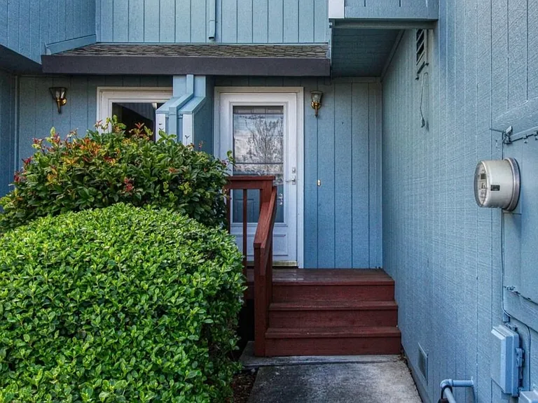 21 Regents Cir — Photo 10