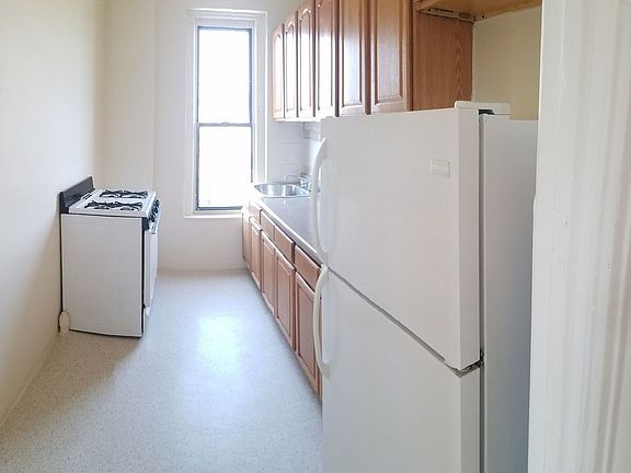 2nd image of 253 Parkside Ave APT 4A