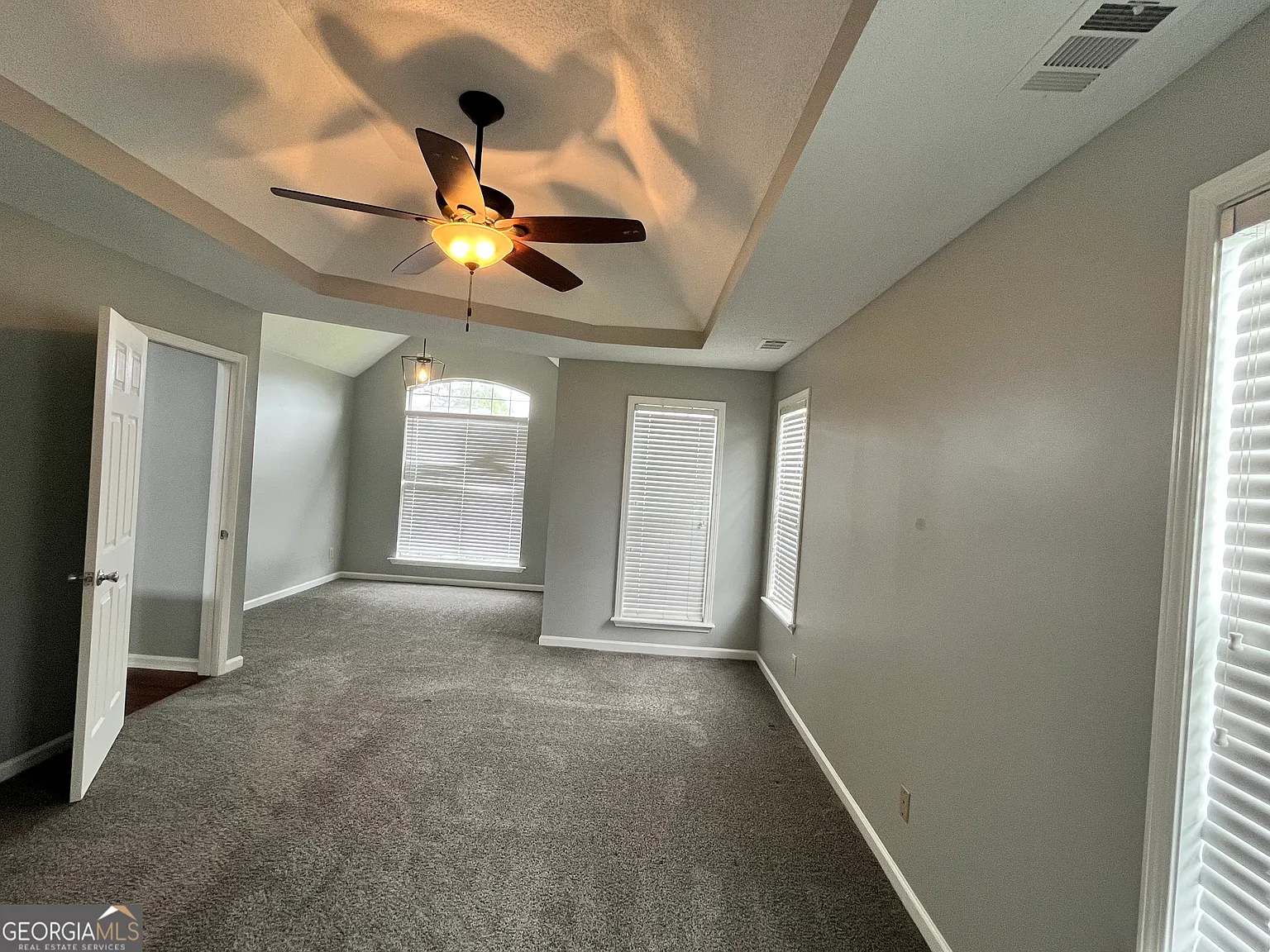 3 bed, 2.0 bath, $1,935 — Photo 3