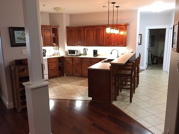 2nd image of 188 Willow St #304