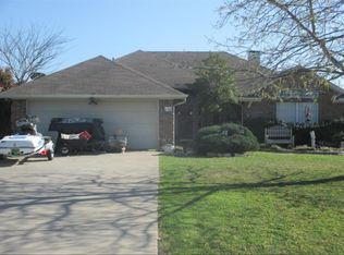 306 Janis Ln, Waxahachie, TX 75165