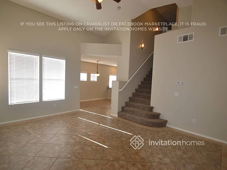 625 Blue Yucca St — Photo 2
