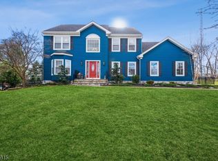 6 Linberger Dr, Bridgewater, NJ 08807