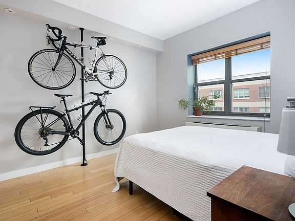 4th image of 516 W 47th St APT S7l
