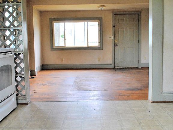4th image of 502 S Franklin St