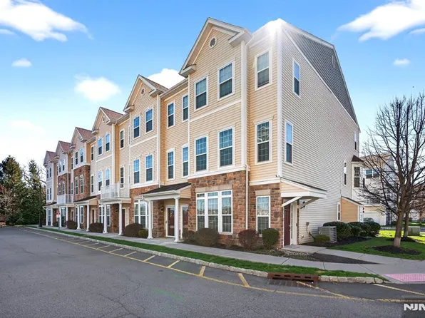 22 Wisteria Ln #1411, Garfield, NJ 07026