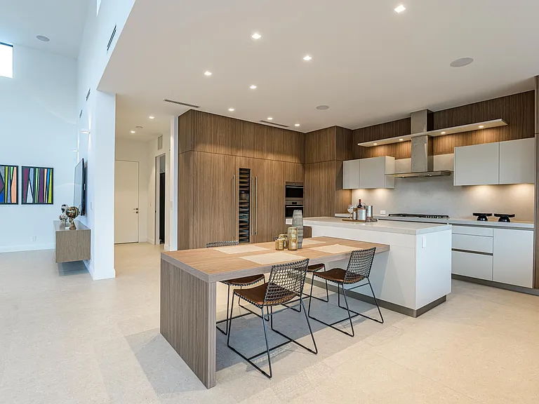 401 Royal Plaza Dr — Photo 27