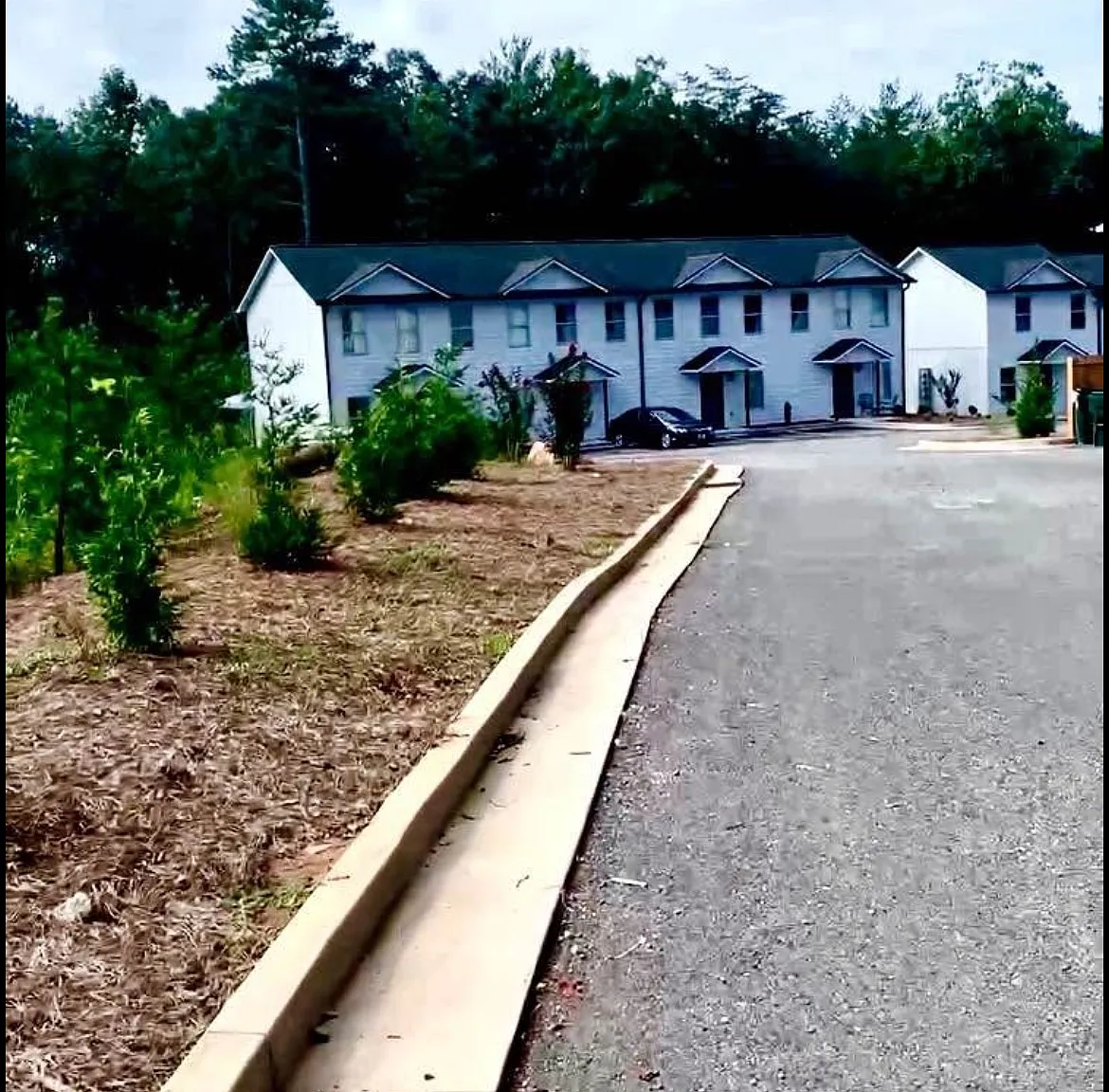 90 Crabapple Rd — Photo 2