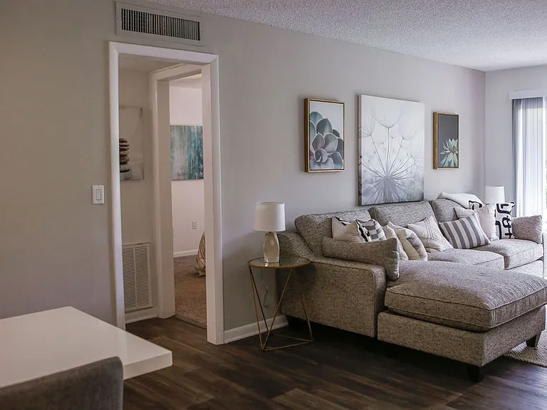 Flagler Pointe Apartments — Photo 25