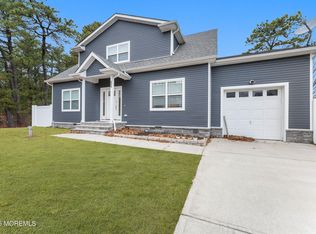 633 Amsterdam Avenue, Toms River, NJ 08757