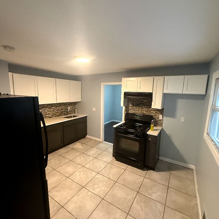 1st image of 30-32 Hanford St #2L