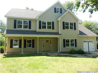 242 Beechwood Dr, Shrewsbury, NJ 07702