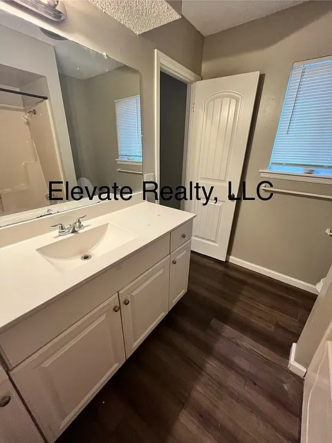 3 bed, 1392 sqft, $1,450 — Photo 4