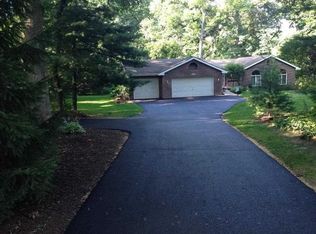 1298 S Weldon Rd, Rockford, IL 61102