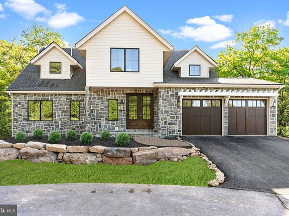 3rd image of 443 Mountainwoods Dr