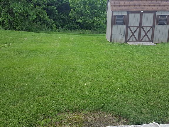 5th image of 16848 Longfellow Ct