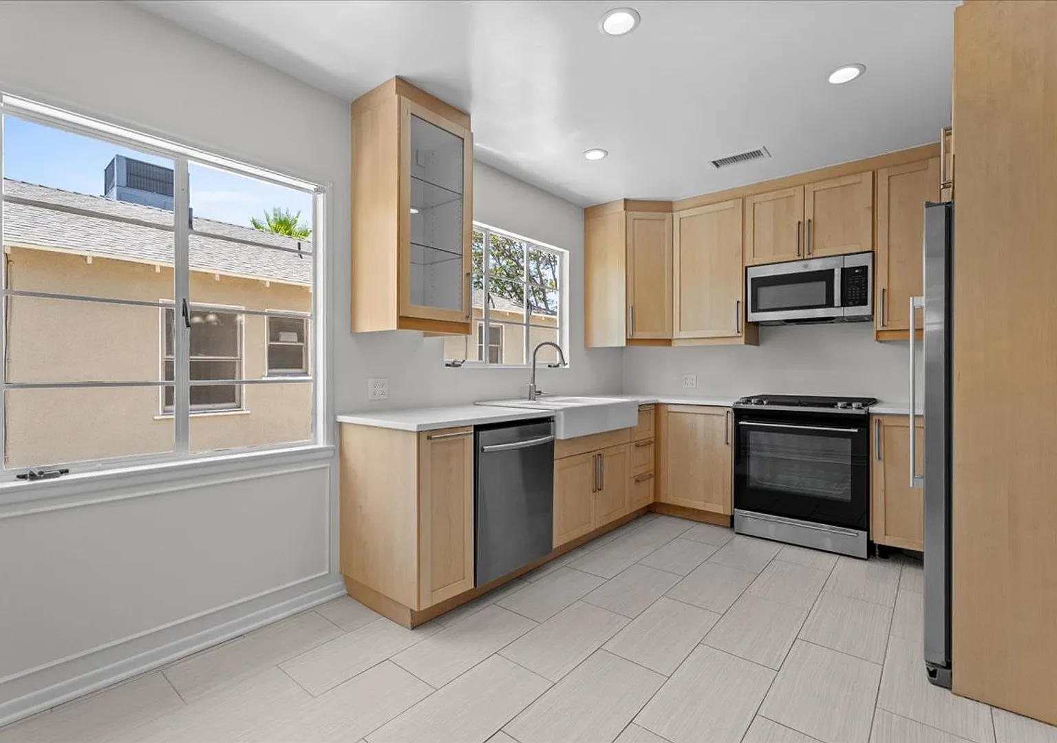 Charming Updated 2-Bedroom Van Nuys Home with Garage and Private Yard — Photo 4